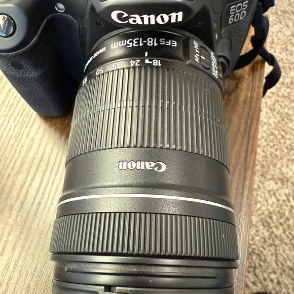 Canon EOS 60D Digital Camera in Black